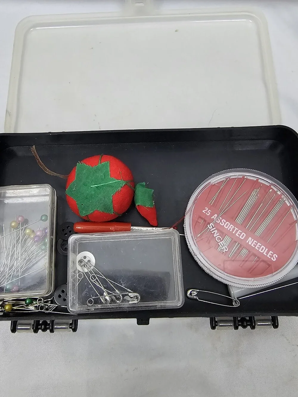 Unbranded 15 Spool Portable Sewing Kit Area For Pins, Needles, Seam Ripper